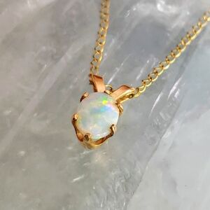 Vintage 14K Yellow Gold Fire Opal Pendant Necklace